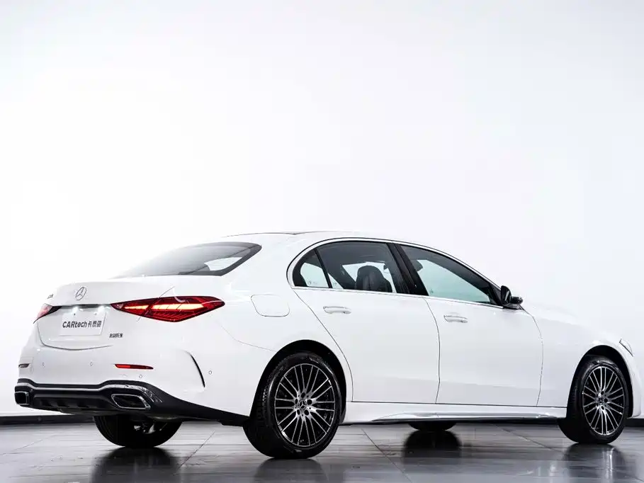 Mercedes-Benz C-Class — миниатюра 6