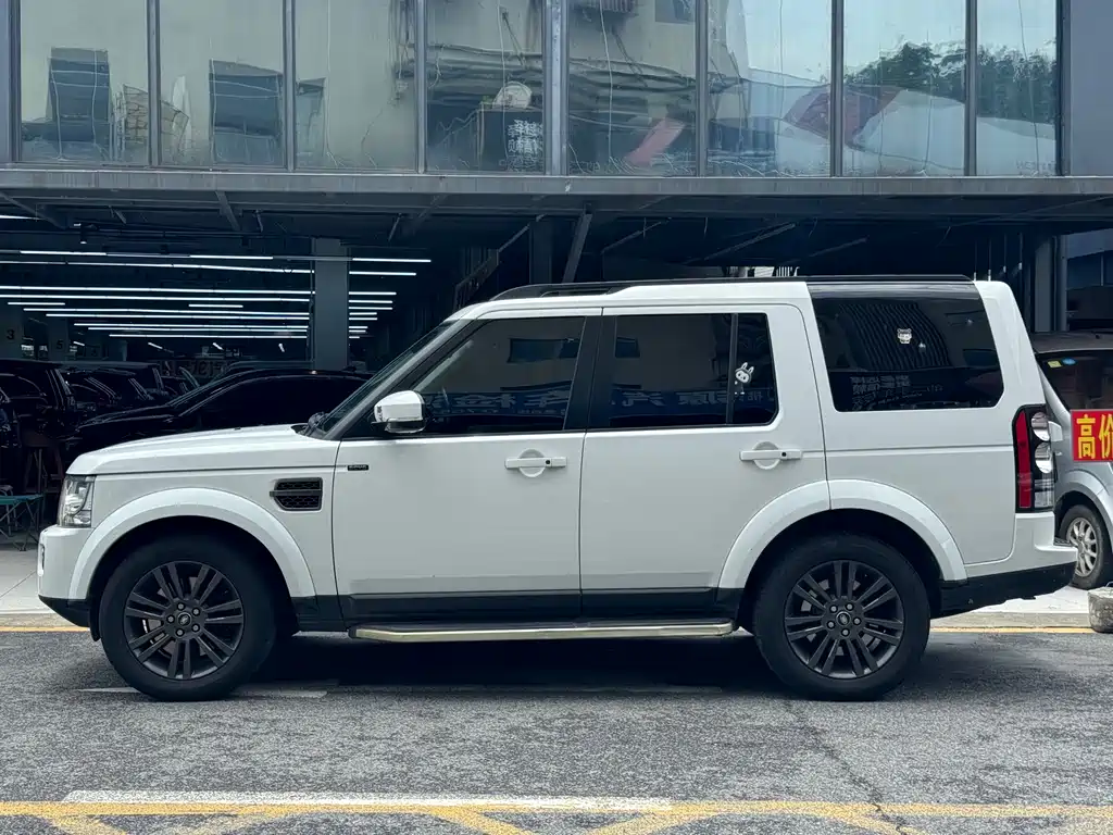 Land Rover Discovery 2016 3.0 SC V6 HSE