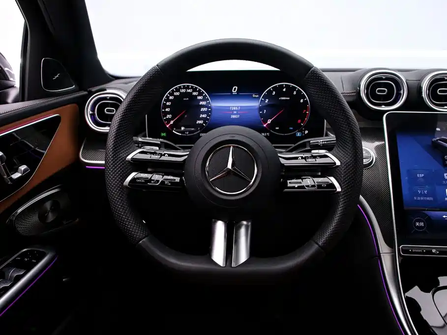 Mercedes-Benz C-Class — миниатюра 7