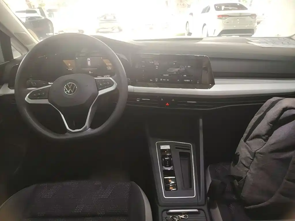 Volkswagen Golf — миниатюра 10