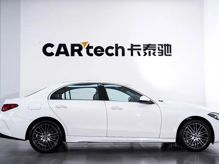 Mercedes-Benz C-Class — миниатюра 3