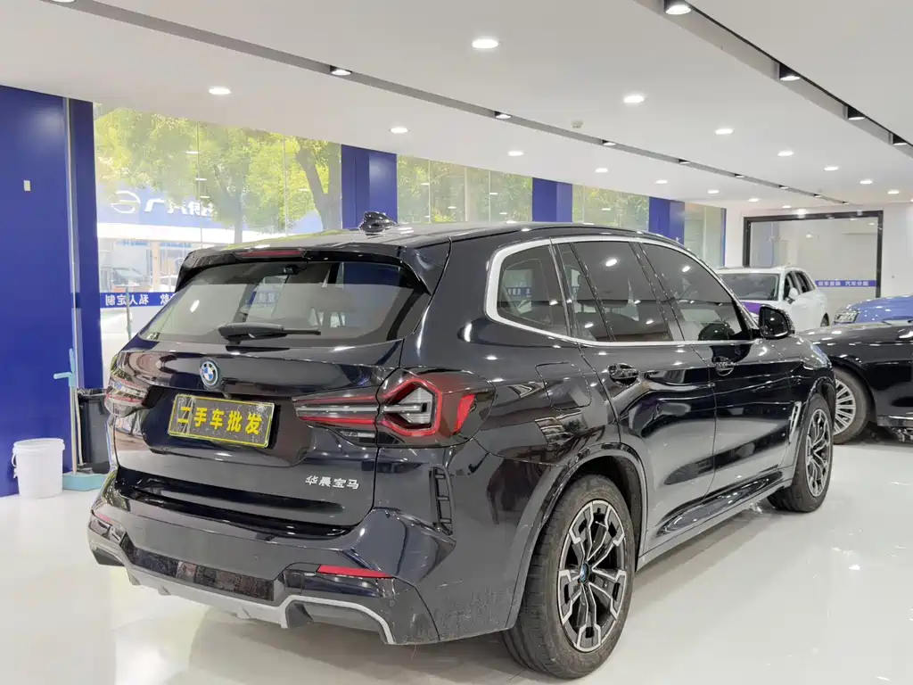 BMW iX3 2023 Lead