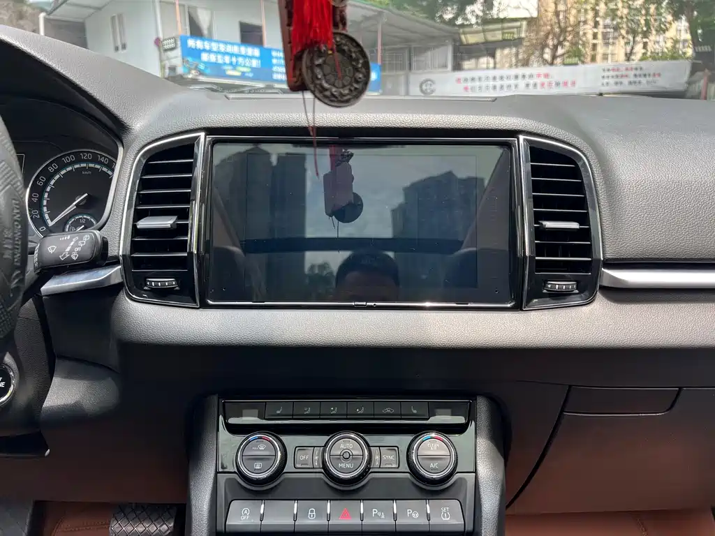 Skoda Karoq TSI280 Luxury Edition, фото 13