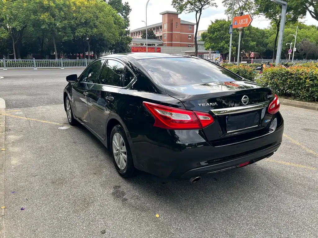 Nissan Teana — миниатюра 5