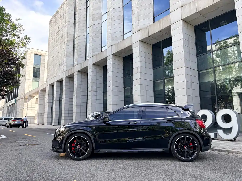 Mercedes-Benz GLA AMG — миниатюра 3