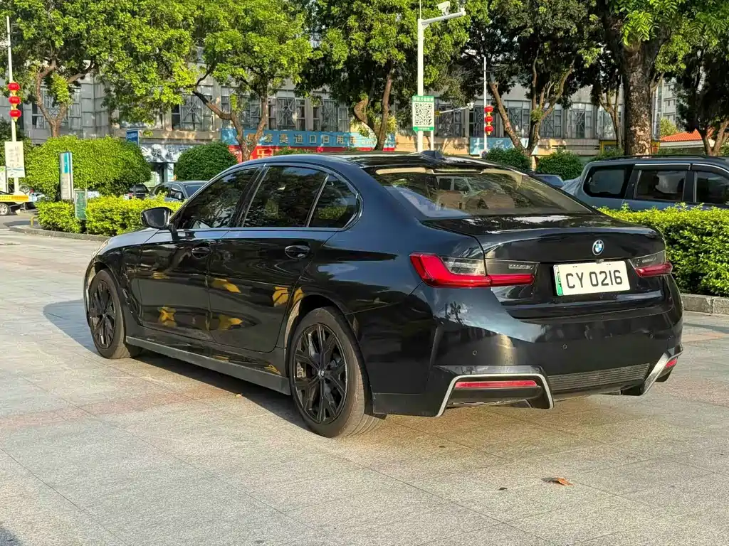 BMW i3 — миниатюра 9