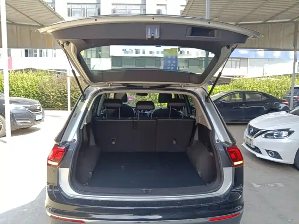 Volkswagen Tiguan L — миниатюра 19