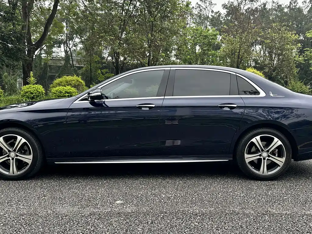Mercedes-Benz E-Class — миниатюра 3