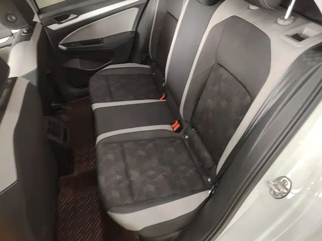 Volkswagen Golf — миниатюра 17
