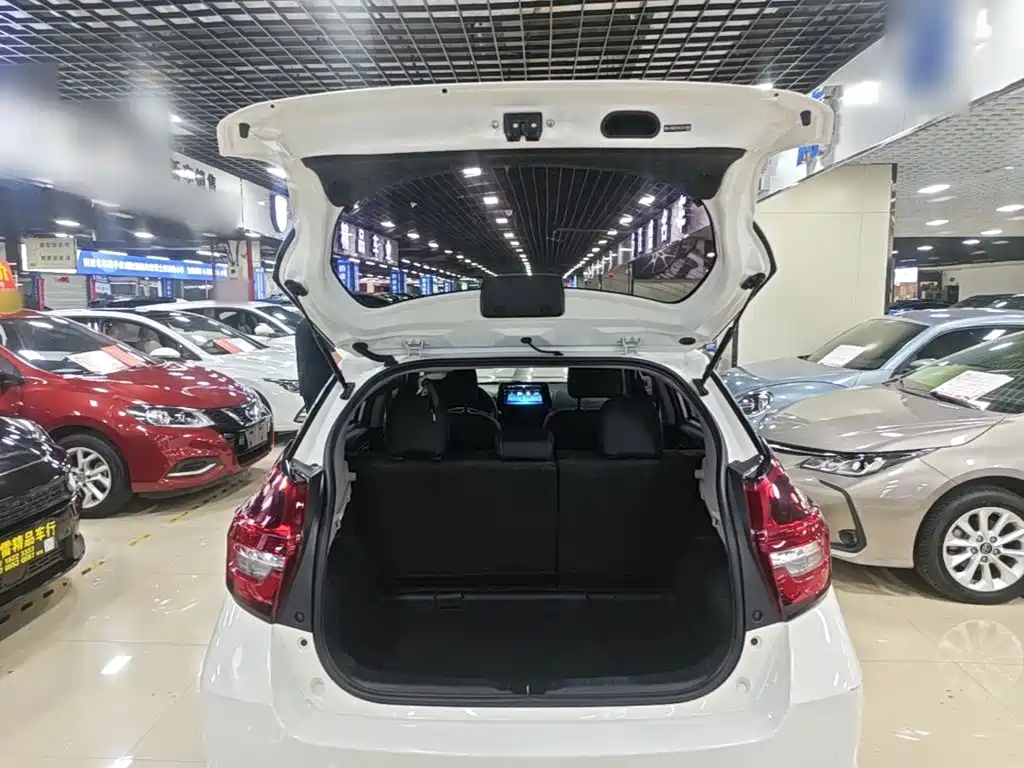 Toyota Vios FS — миниатюра 19