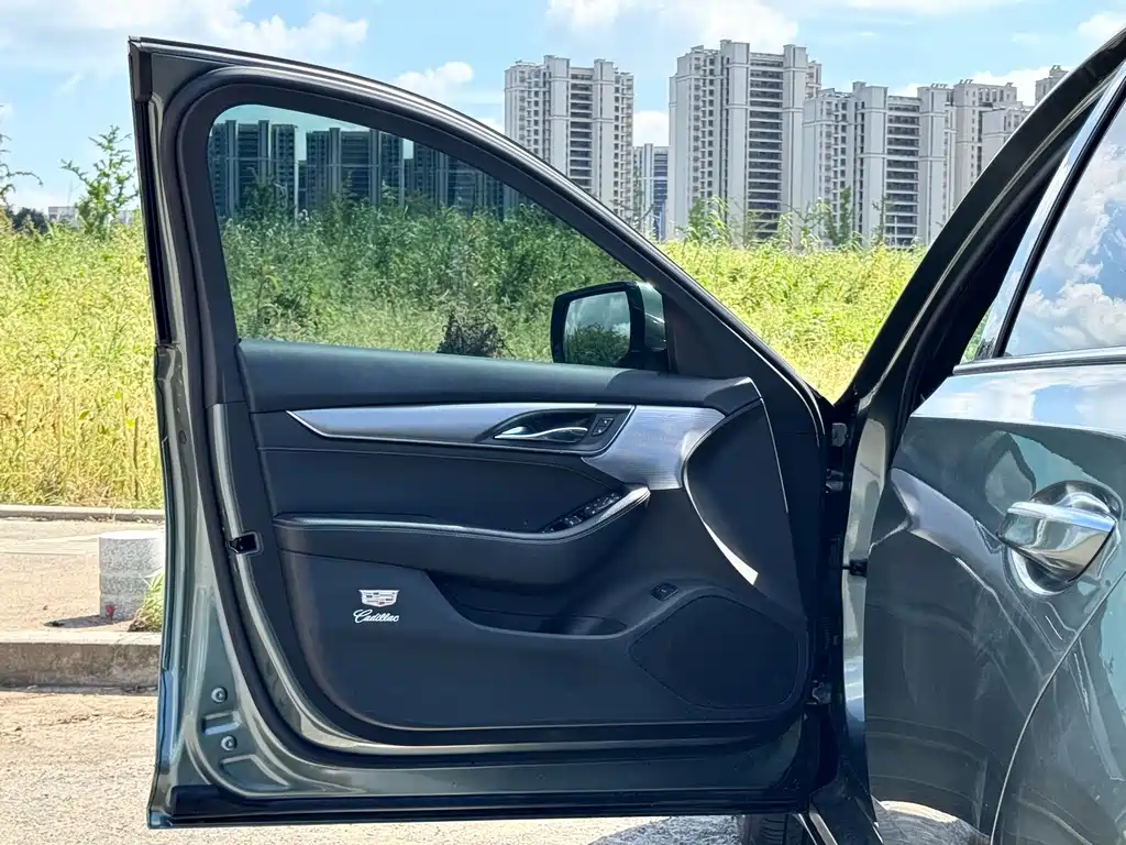 Cadillac CT5 — миниатюра 7