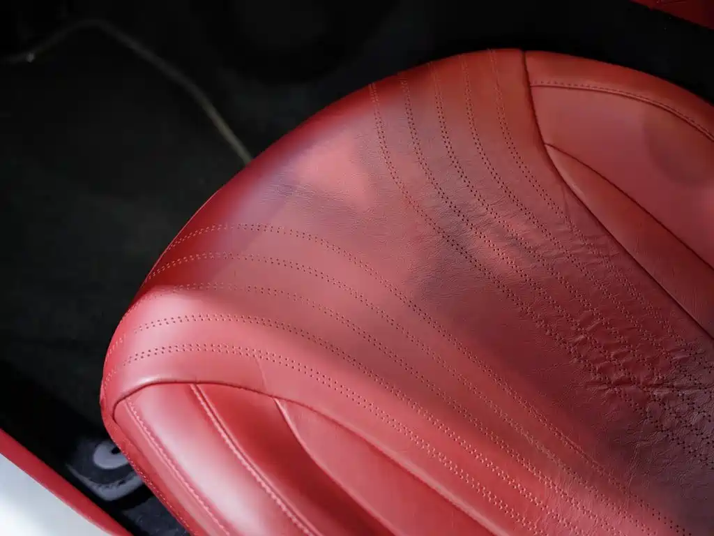 Aston Martin DB11 — миниатюра 27