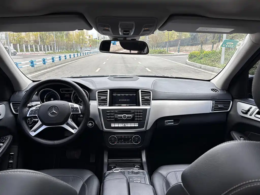 Mercedes-Benz GL-Class — миниатюра 9