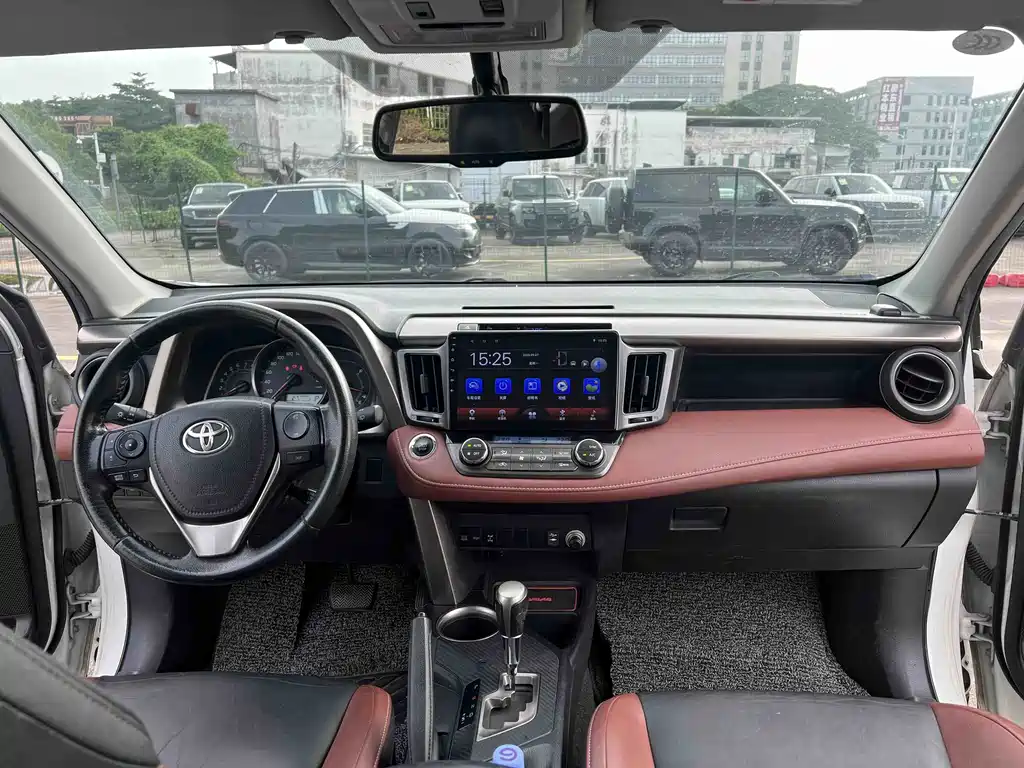 Toyota RAV4 — миниатюра 12