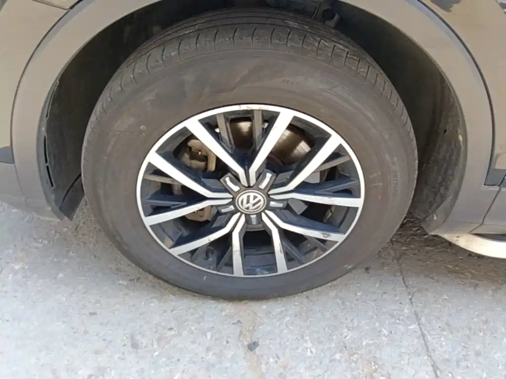 Volkswagen Tiguan L — миниатюра 23