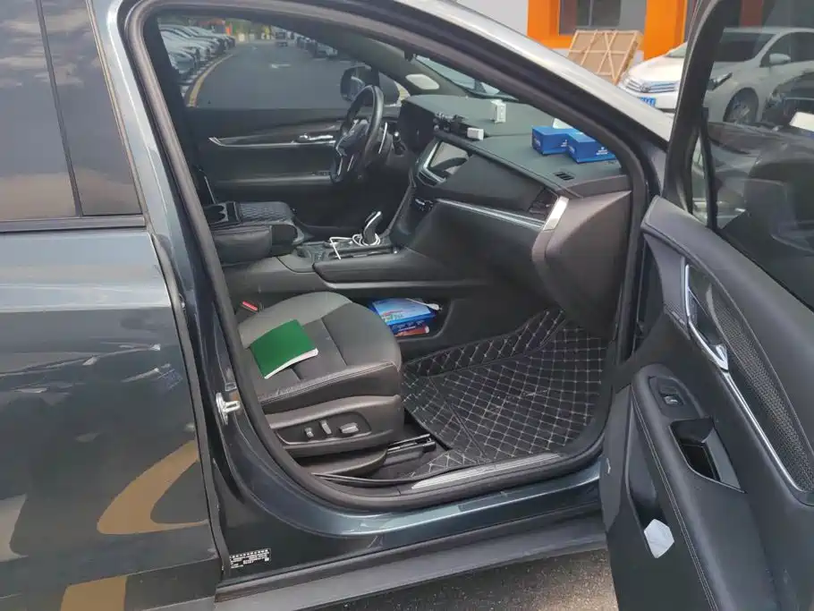 Cadillac XT5 — миниатюра 8