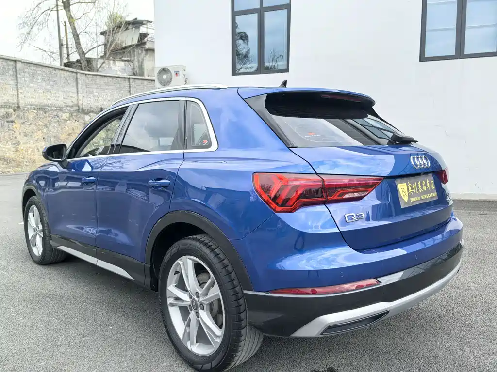Audi Q3 - фото 6