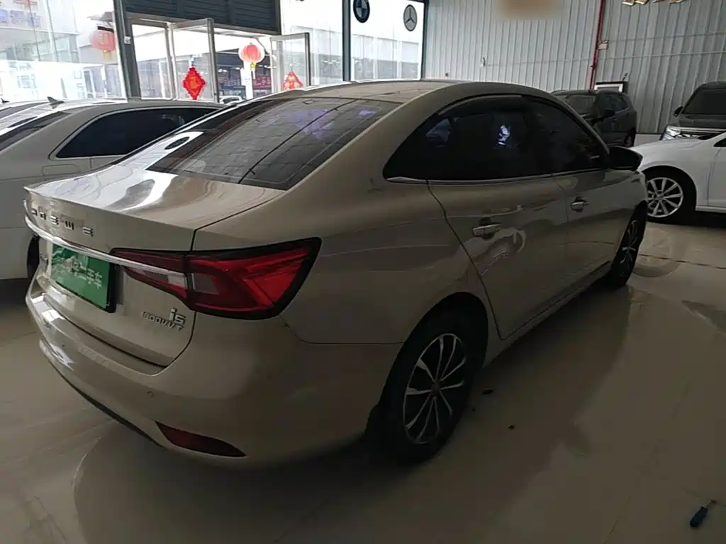 Roewe i5 — миниатюра 7