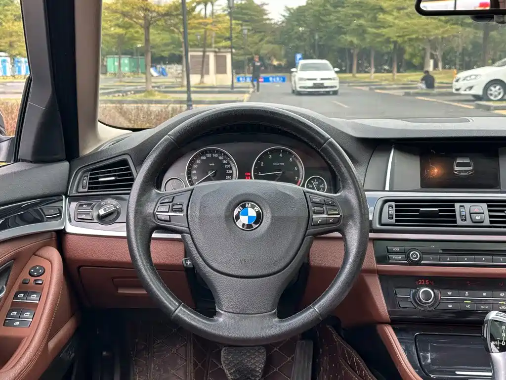 BMW 5 Series (Import) — миниатюра 8