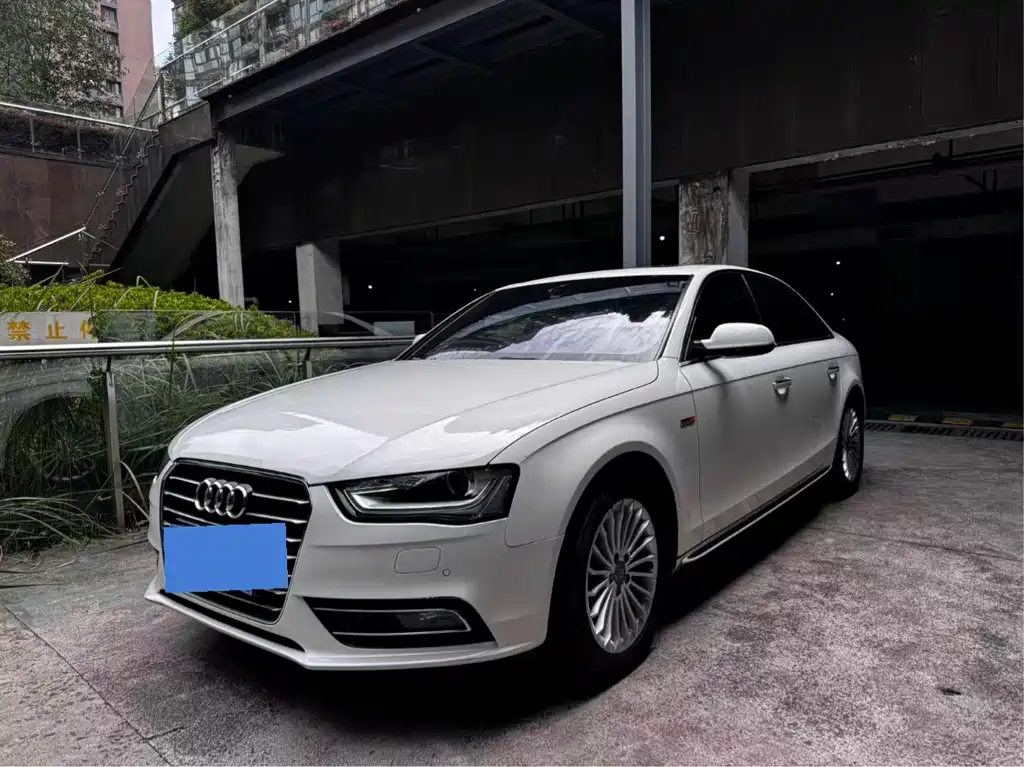 Audi A4L 2015