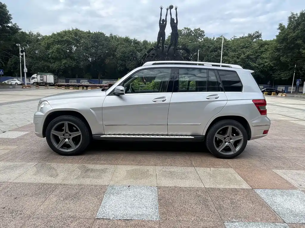 Mercedes-Benz GLK-Class (Import) — миниатюра 7