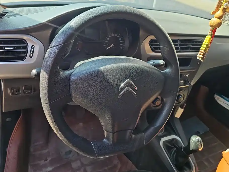 Citroen Elysee — миниатюра 15