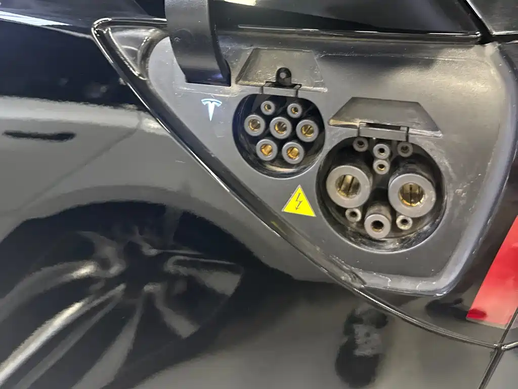 Tesla Model 3 — миниатюра 8