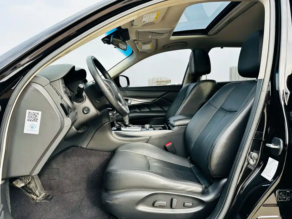 Infiniti Q70 — миниатюра 4