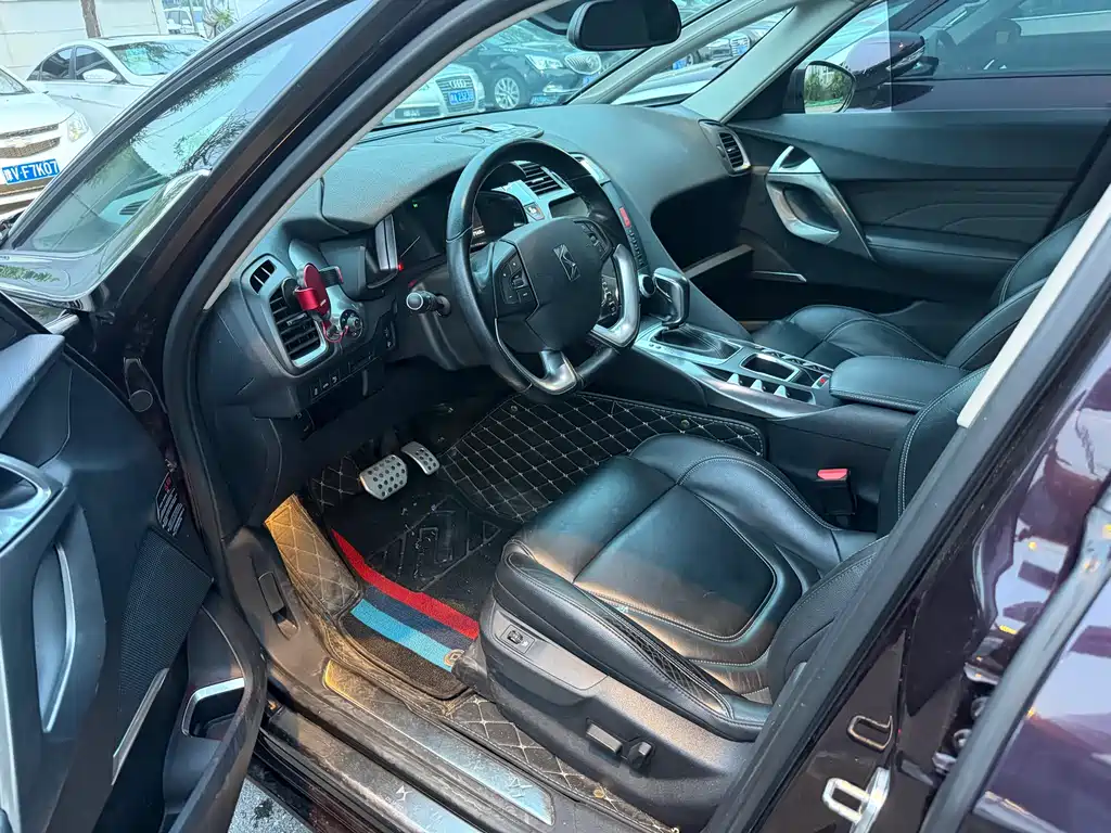 DS 5 1.6T Luxury Edition THP200, фото 2