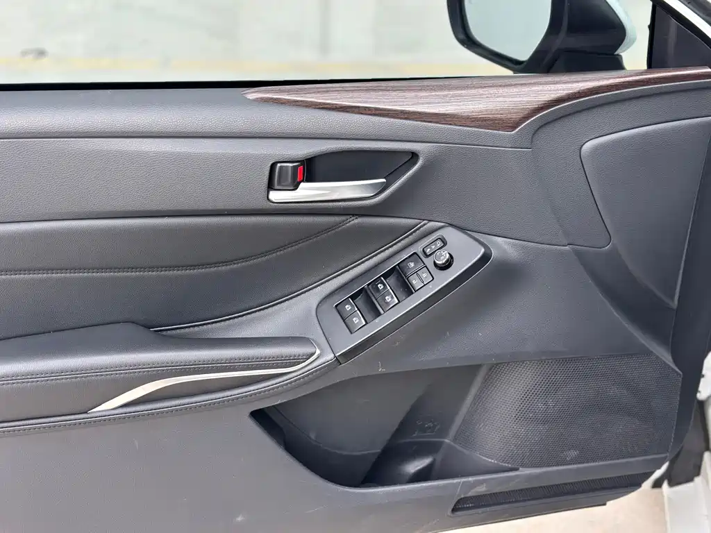 Toyota Avalon — миниатюра 5