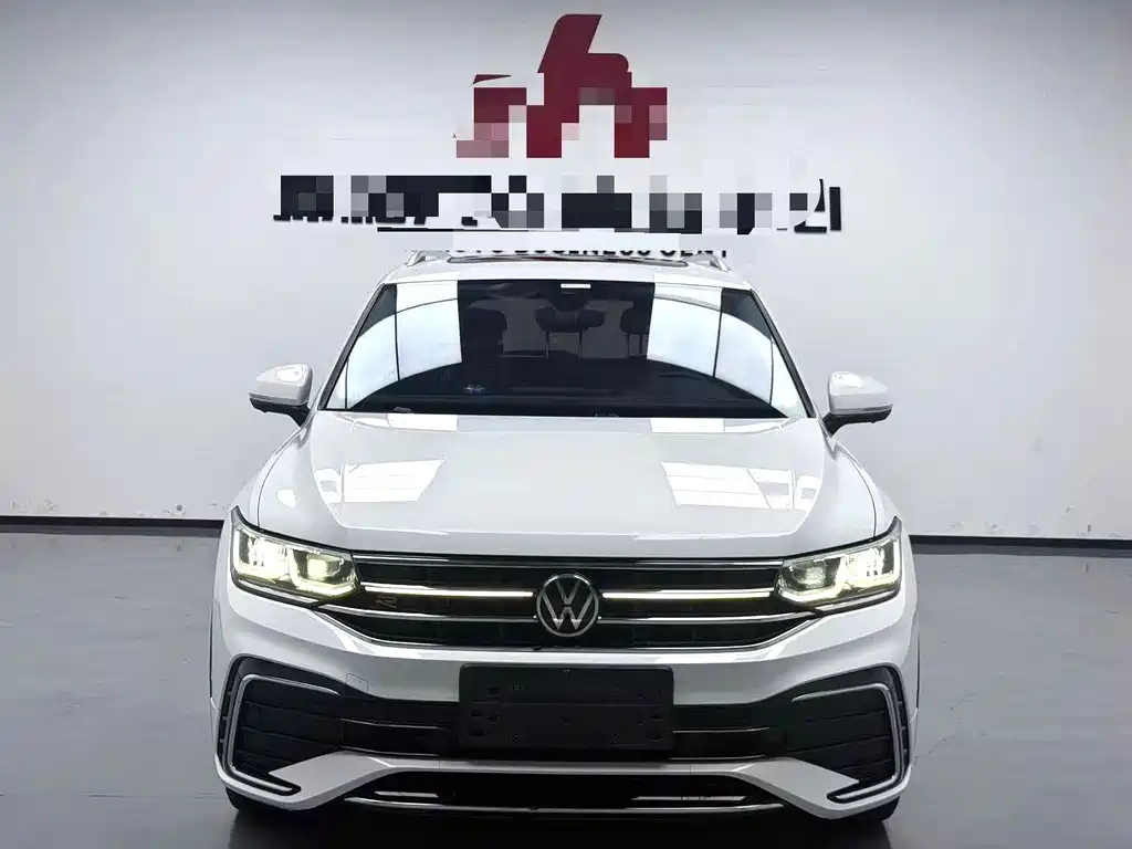 Volkswagen Tiguan L — миниатюра 2
