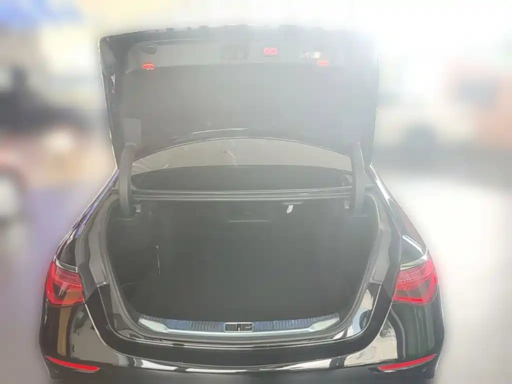 Mercedes-Benz S-Class — миниатюра 24