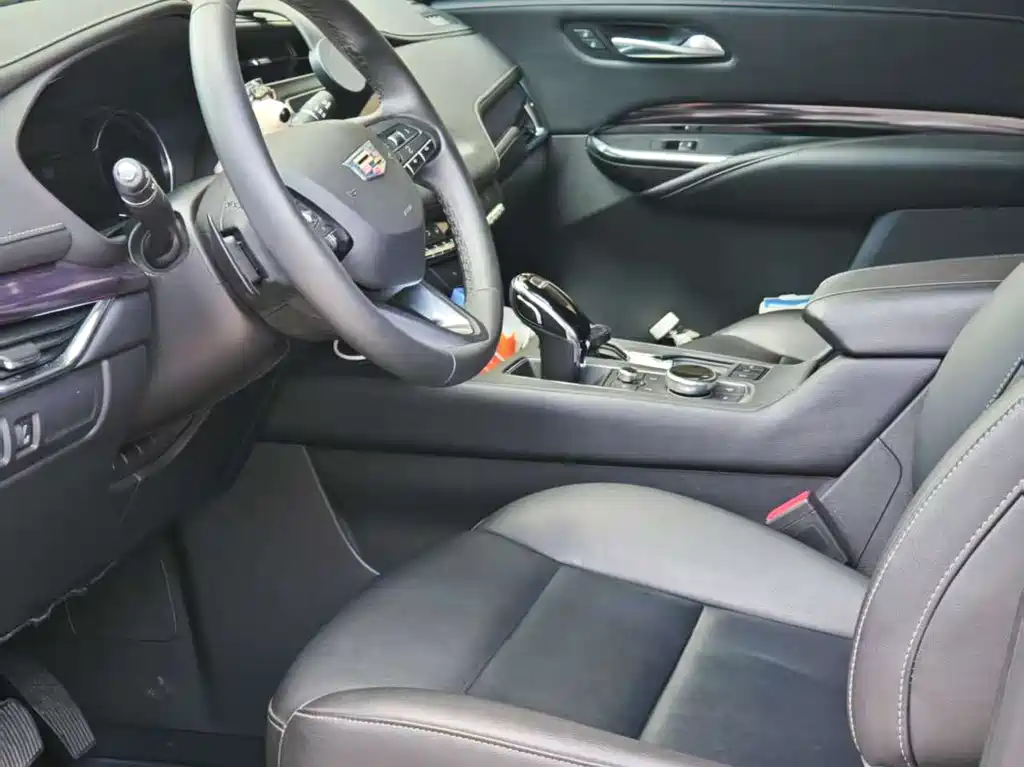 Cadillac XT4 2022 28T