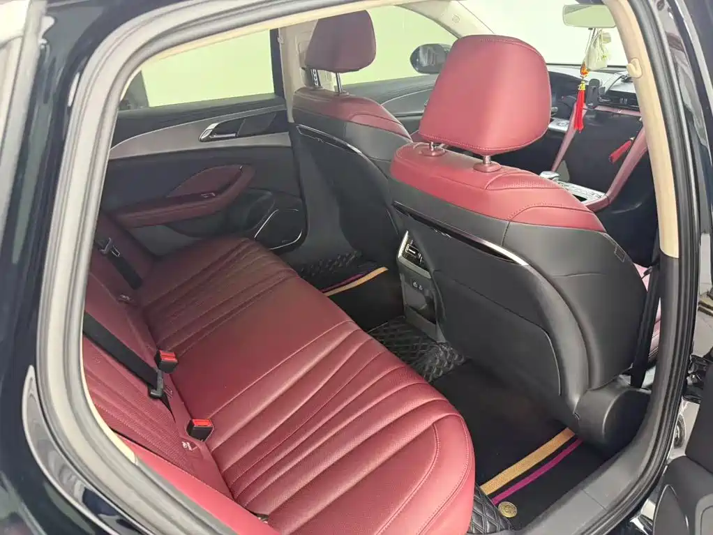 Hongqi Hongqi H5 — миниатюра 6