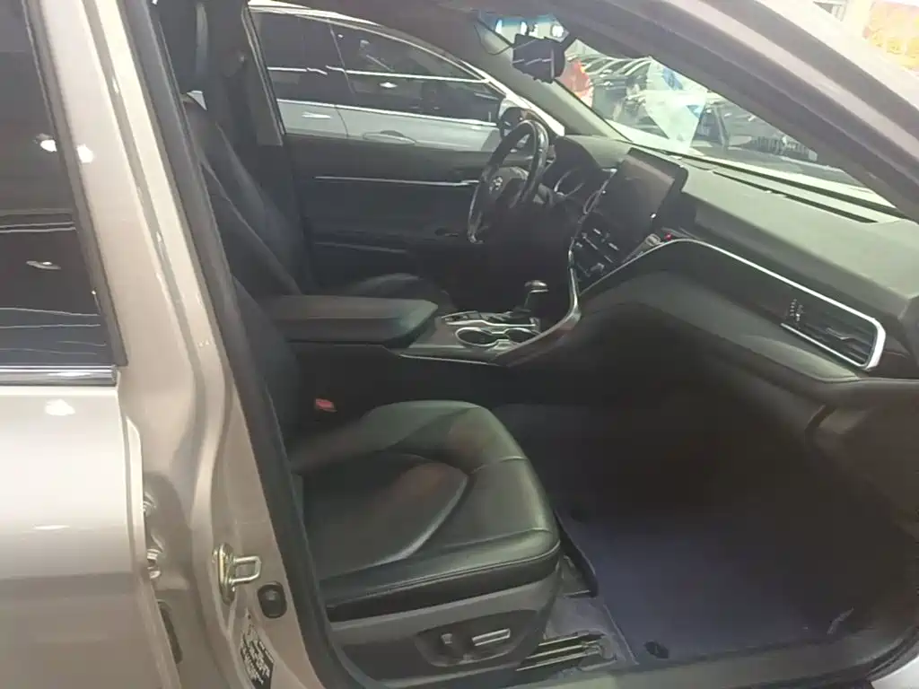 Toyota Camry — миниатюра 25
