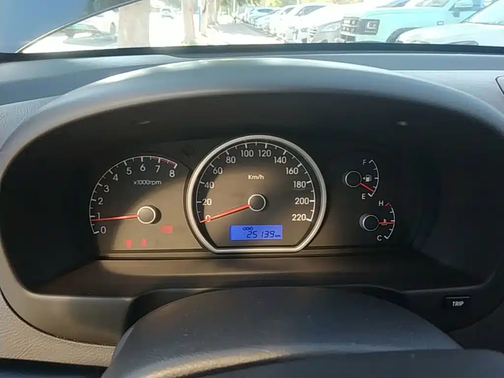 Hyundai Elantra — миниатюра 12