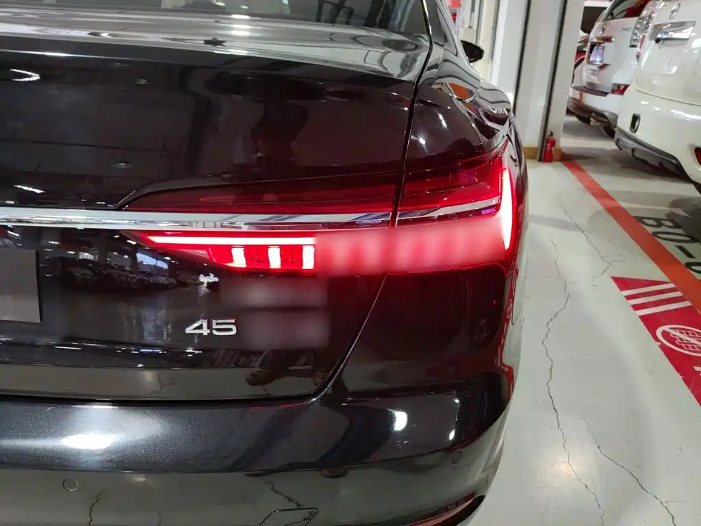 Audi A6L 2022 — фото 23