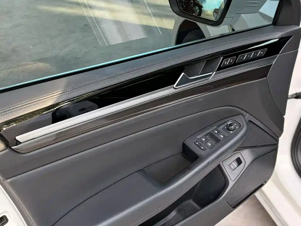 Volkswagen Phideon — миниатюра 8