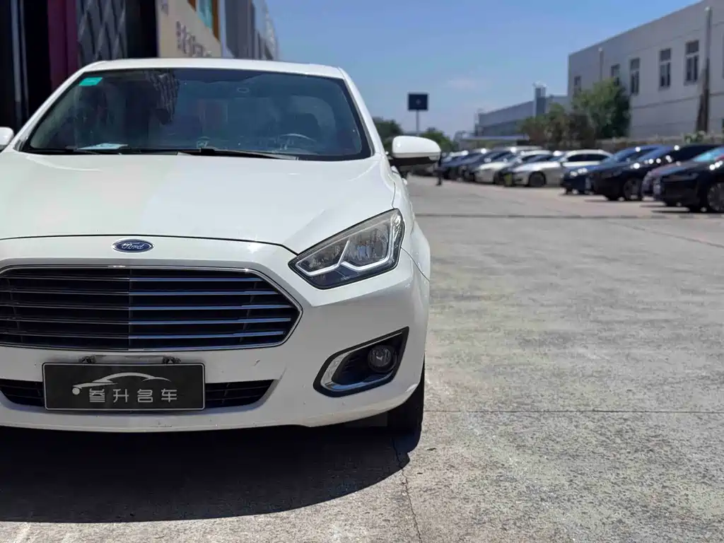 Ford Escort — миниатюра 5