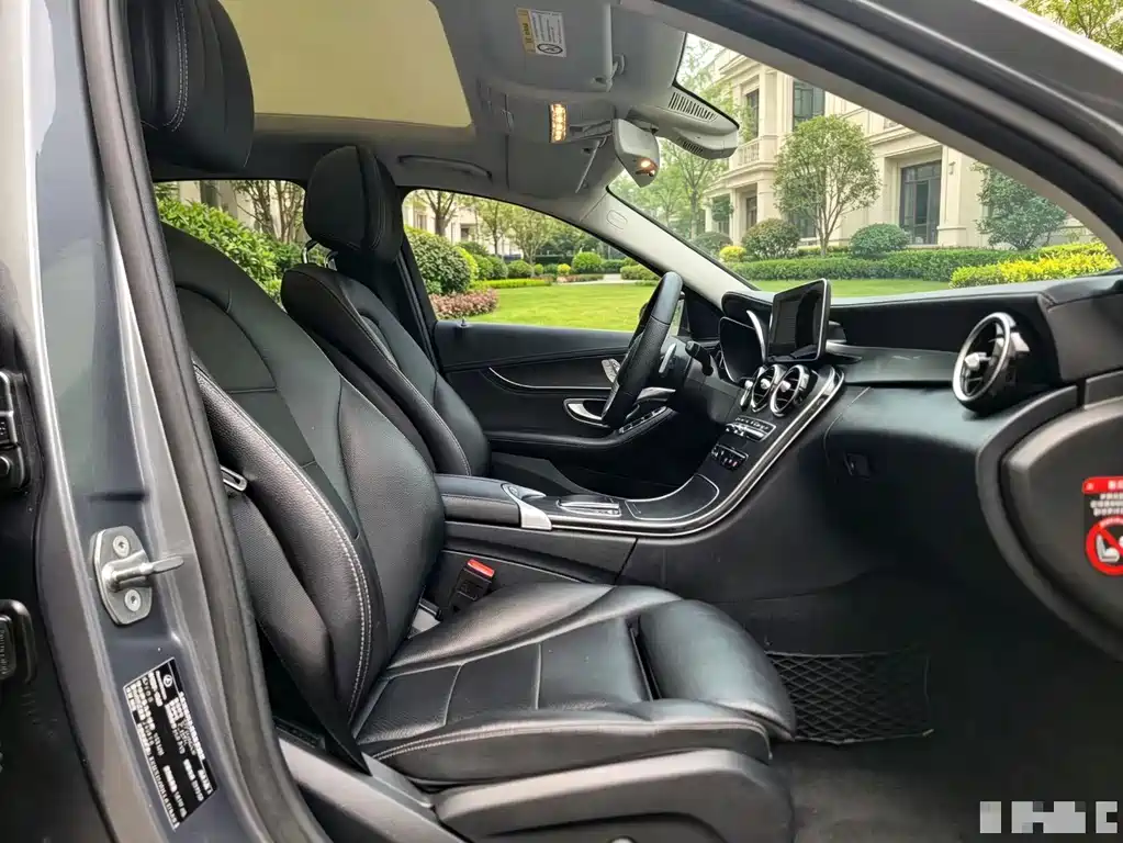 Mercedes-Benz C-Class — миниатюра 11