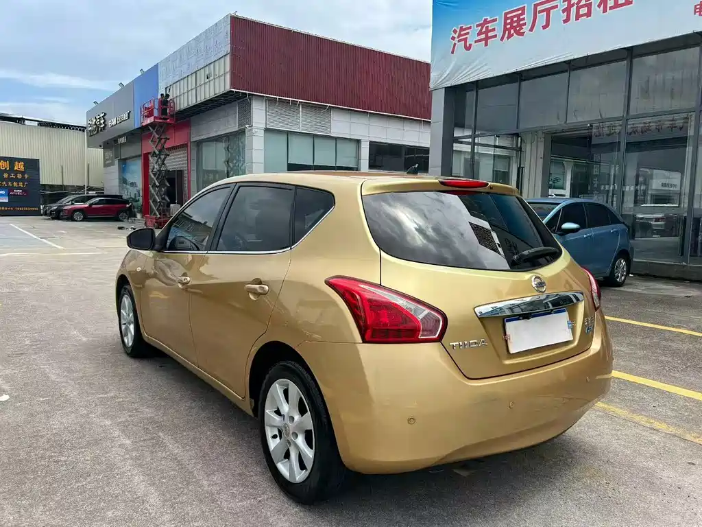Nissan Tiida — миниатюра 9