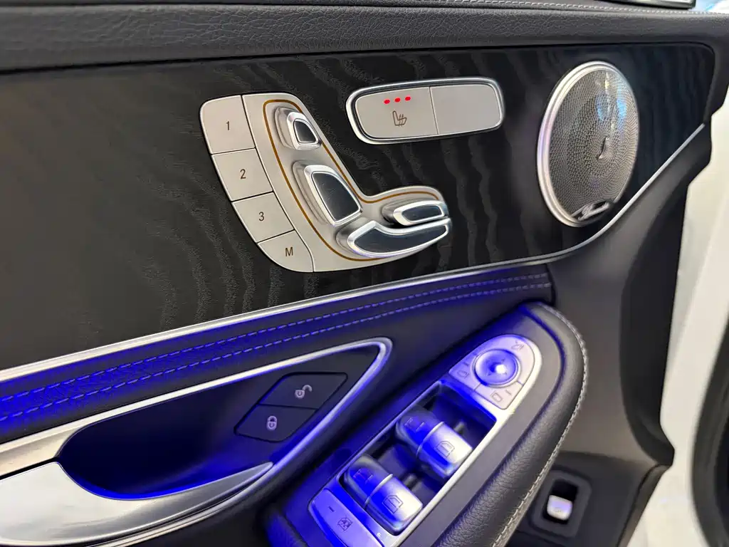 Mercedes-Benz C-Class — миниатюра 11