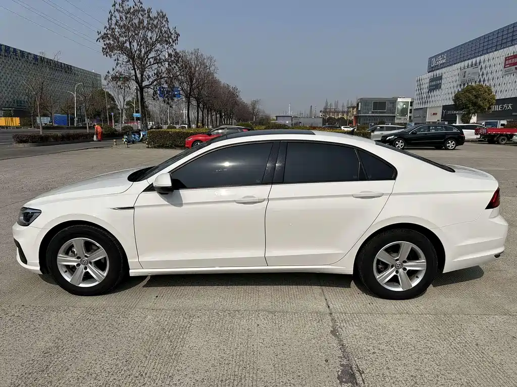 Volkswagen Lamando 2021 230TSI DSG