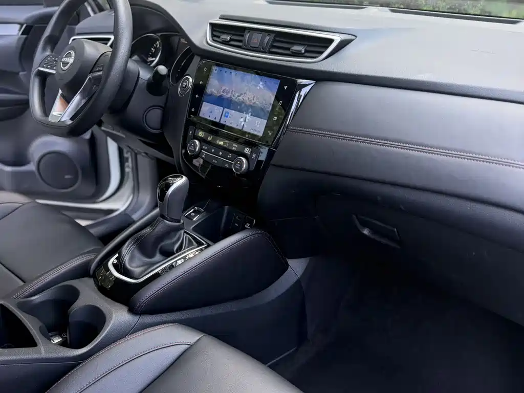 Nissan Qashqai — миниатюра 12