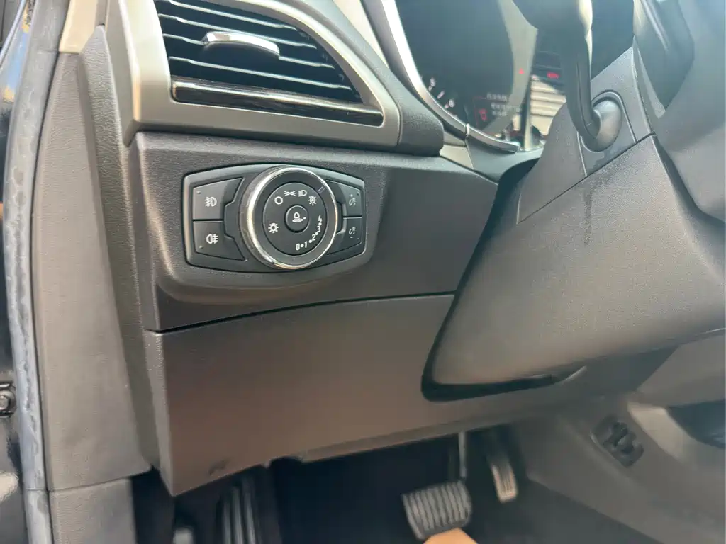Ford Mondeo — миниатюра 20