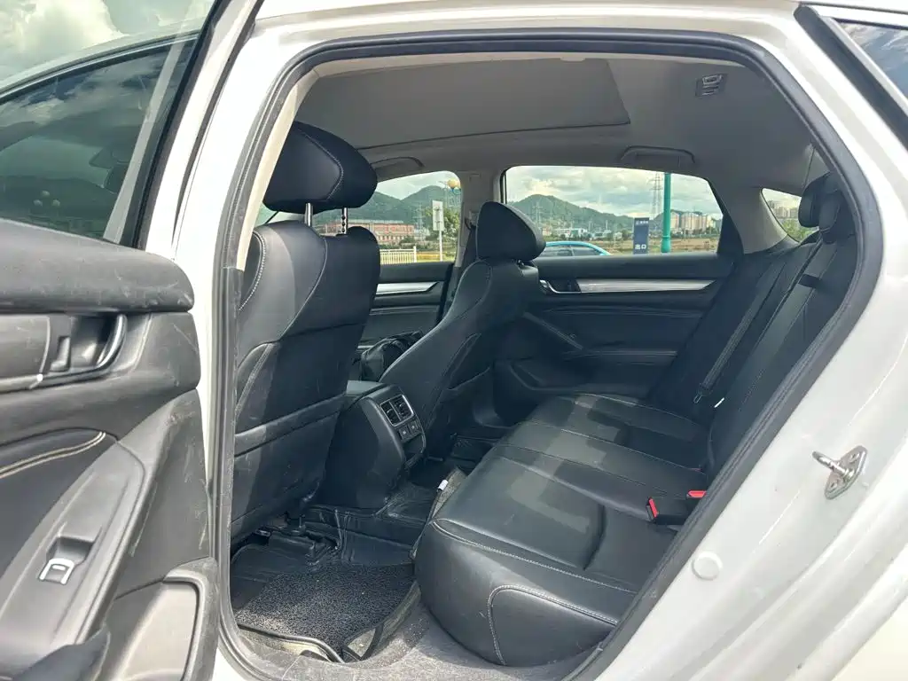 Honda Inspire — миниатюра 9