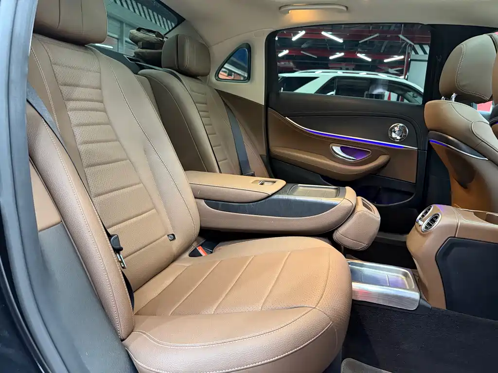 Mercedes-Benz E-Class — миниатюра 23