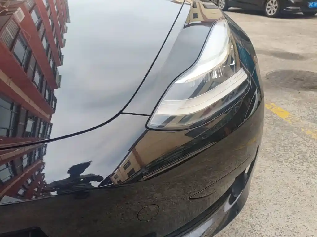 Tesla Model 3 — миниатюра 24