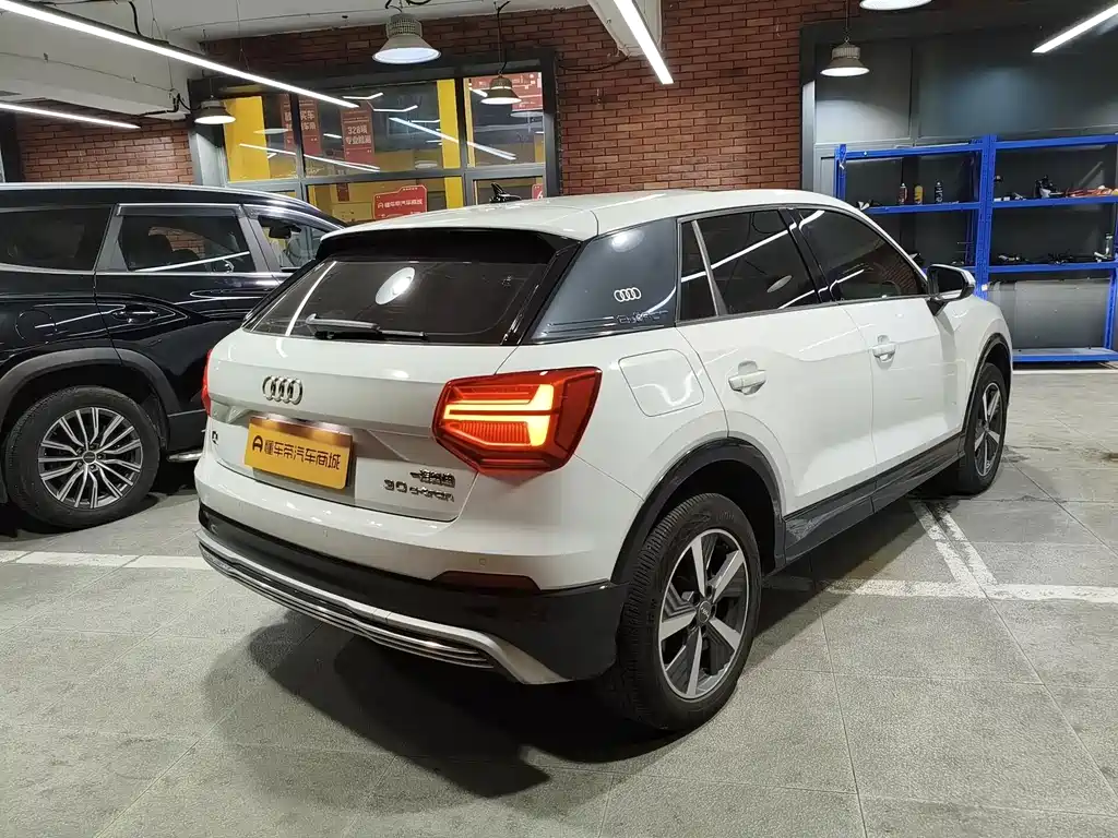 Audi Q2L e-tron — миниатюра 4