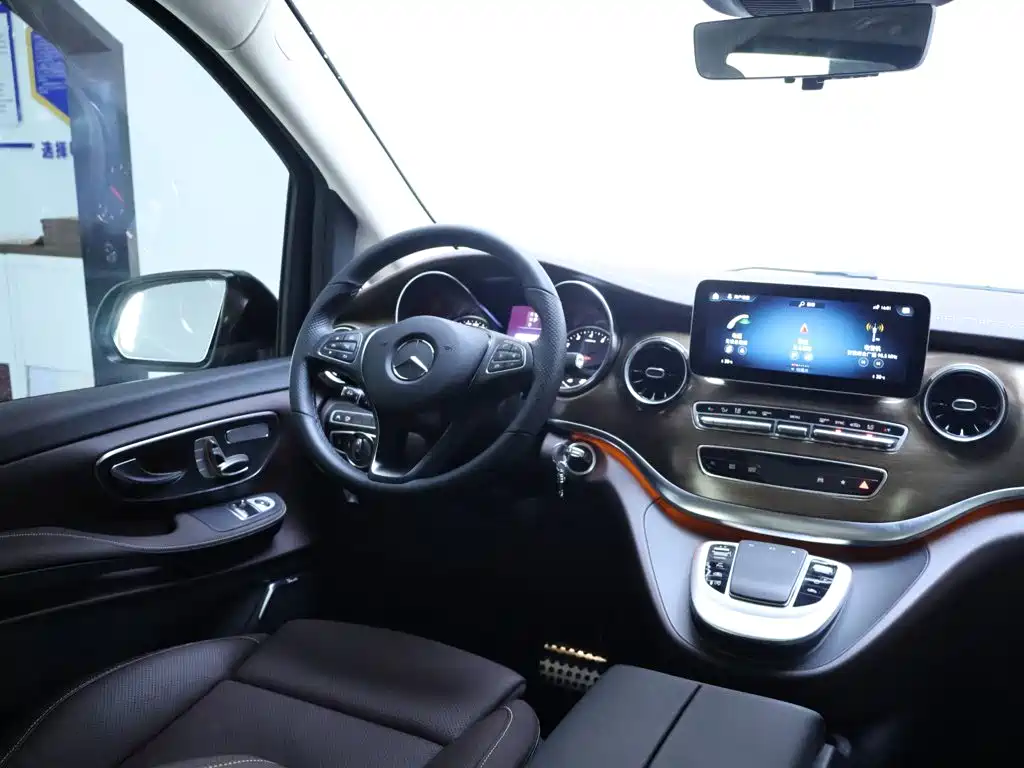 Mercedes-Benz V-Class — миниатюра 14